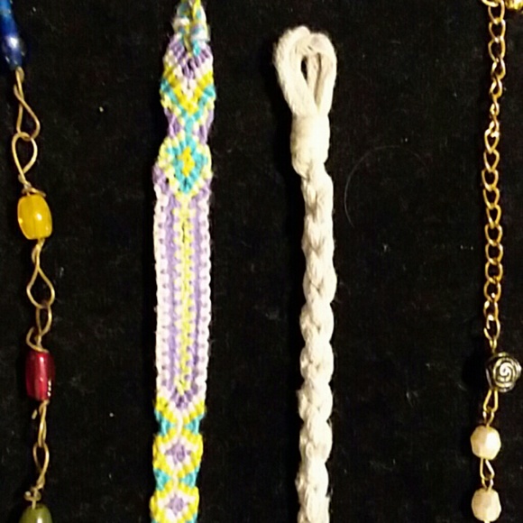 4 bracelets - Picture 4 of 5